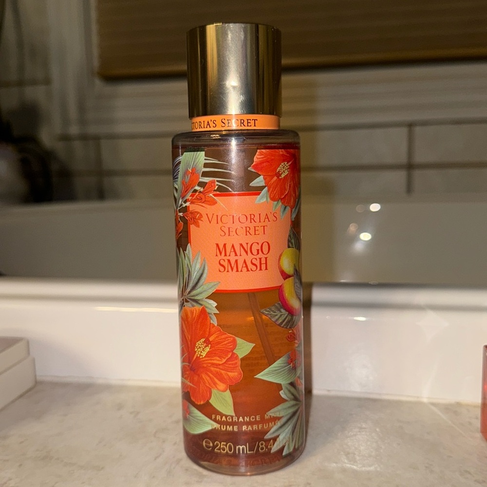 Mist Victoria secret MANGO SMASH